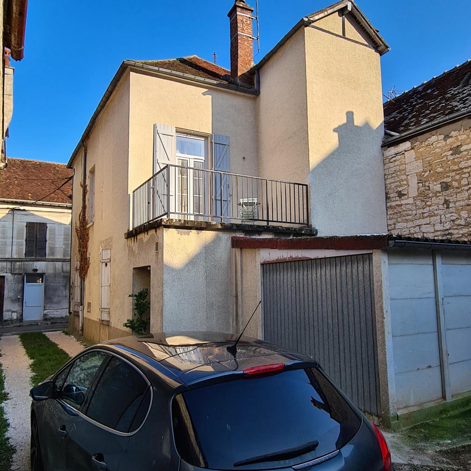Alba - Terrasse, Local A Velos Et Parking Au Centre Historique Tonnerre Esterno foto